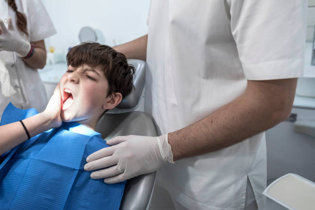 Best Broken or Cracked Tooth Emergency Dentist in Pine Lakes, FL